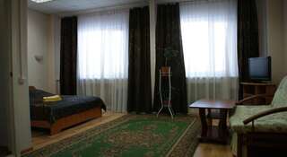 Гостиница Цезарь Ноябрьск Улучшенный двухместный номер с 1 кроватью-1